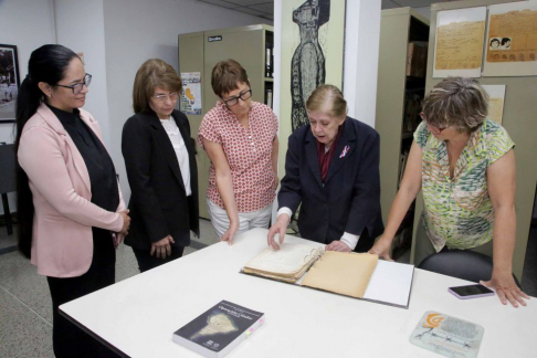 Representantes de la Comisión de Archiveros Sin Fronteras se interiorizaron sobre el Museo de la Justicia.