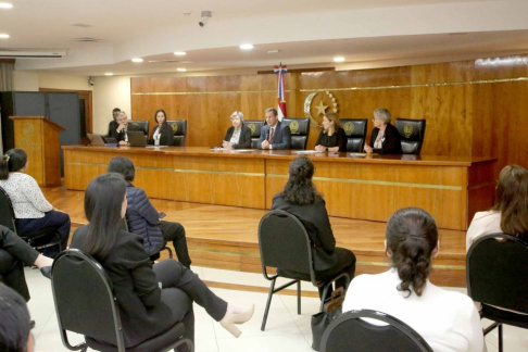 El presidente de la máxima instancia judicial dio la bienvenida a los postulantes y destacó el compromiso institucional con la transparencia, la equidad y la idoneidad en cada una de las etapas del proceso selectivo.