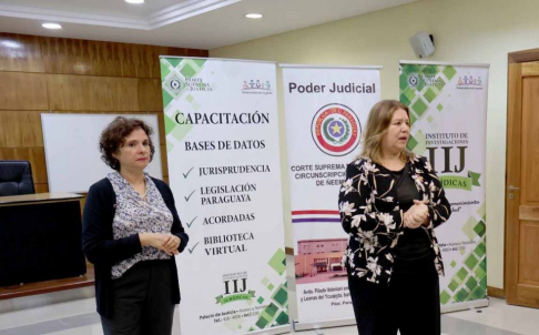 Capacitación sobre acceso a bases de datos jurídicas en Pilar.