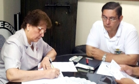 El acta de transferencia fue firmada por la defensora general, abogada Noymke Yore, y el intendente de Caacupé, Roberto Franco Alcaraz.