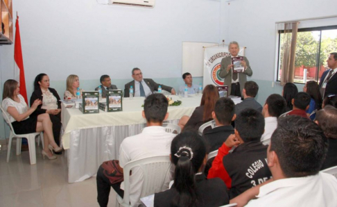 Esta mañana se presentó el Diccionario General Bilingüe para el Ámbito Jurídico, en la Circunscripción Judicial de Caazapá.