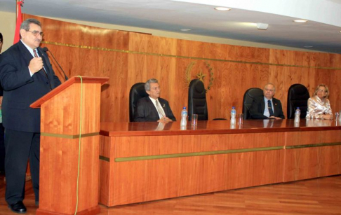 Doctor Antonio Fretes, presidente de la Corte Suprema, dando apertura al evento.