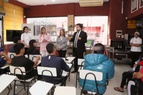 Buscan promover la reinserción social de adolescentes en conflicto con la ley penal mediante el aprendizaje de oficios.