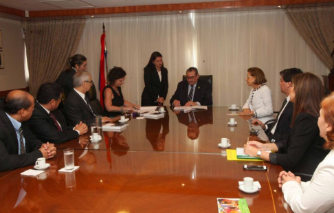 Acto de firma del convenio de colaboración para la promoción de la justicia juvenil restaurativa.