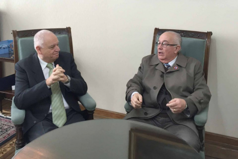 Reunión entre el ministro Miguel Óscar Bajac y el titular de la Corte de Uruguay.