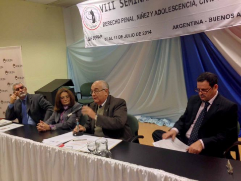 El ministro de la Corte Miguel Oscar Bajac durante su exposición en el seminario realizado en Buenos Aires.