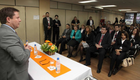 Culmina el curso de capacitación sobre “Derecho Notarial y Registral con énfasis en el Registro del Automotor”.