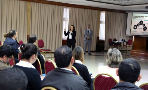 En la ocasión, se explicó el sistema implementado, concluyéndose que el uso de la herramienta digital es el secreto de la celeridad. 