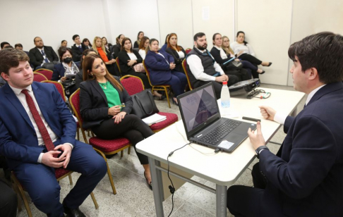 En la ocasión, el abogado Alex Almada, secretario del Consejo de Superintendencia Nº 1 de la Corte Suprema de Justicia, disertó sobre el sistema disciplinario en la institución.