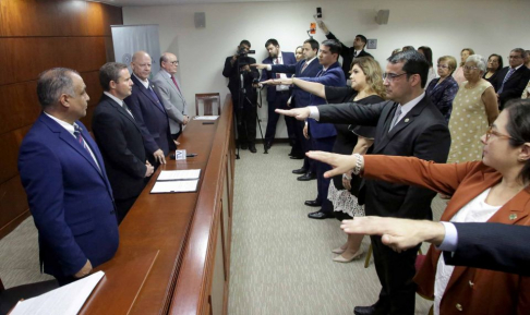 Autoridades judiciales tomaron juramento a agentes fiscales y una defensora pública.