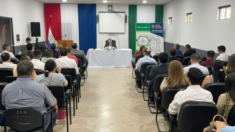 El ministro Eugenio Jiménez Rolón disertó en la apertura del Diplomado en Concepción.