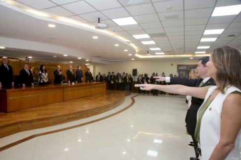 En el Salón Auditorio Dra. Serafina Dávalos del Palacio de Justicia de Asunción, se realizó el acto de juramento de rigor a 23 magistrados, 4 agentes fiscales y 8 defensores públicos, quienes cumplirán funciones en distintas circunscripciones judiciales.