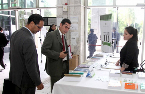 La feria se extenderá hasta el mediodía de hoy.