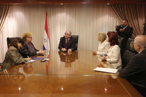 Observadoras de la Unión Europea de visita en la Corte