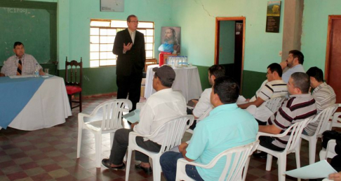 El camarista Emiliano Rolón realizó una charla sobre orden jurídico.