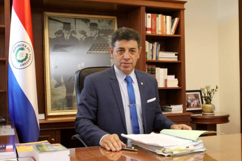 Ministro Víctor Ríos aclara que ninguna persona cuenta con autorización para realizar gestiones en su nombre