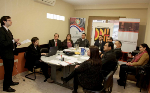 La tercera reunión del proceso de validación de propuestas curriculares se desarrolló ayer.