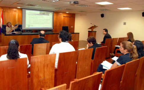 La doctora Mónica Paredes presentó el contenido del Programa de la Semana de Integridad Judicial.