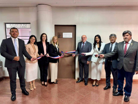 El titular de la Corte Suprema de Justicia y superintendente de la Circunscripción Judicial de Alto Paraná, doctor César M. Diesel Junghanns, presidió el acto protocolar de habilitación de nuevas sedes de Juzgados de Paz.