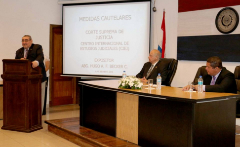 El titular de la Corte, doctor Antonio Fretes, destacó la importancia del curso.