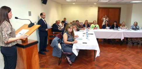 La directora de Derechos Humanos de la Corte, abg. Nury Montiel, presentó institucionalmente el encuentro.