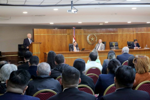 “Jornada de Capacitación en Solicitud de Opiniones Consultivas al Tribunal Permanente de Revisión del MERCOSUR” en el Salón Auditorio “Dra. Serafina Dávalos” del Palacio de Justicia de Asunción.