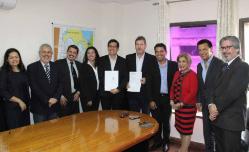 La ministra superintendente de la Circunscripción Judicial de Alto Paraná, Gladys Bareiro de Módica, en audiencia con autoridades locales e integrantes de la comunidad jurídica de la región.
