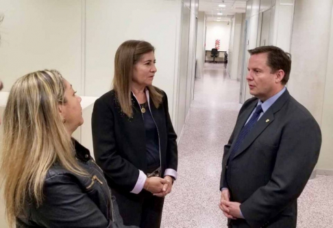 El ministro Alberto Martínez Simón visitó Alto Paraguay para realizar una supervisión.