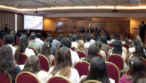 Los estudiantes de la carrera de Derecho de la Universidad de la República del Uruguay visitaron la sede judicial de la Capital