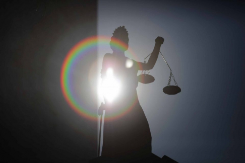 Implementación de formularios de fiscalización electrónica para documentos judiciales y notariales.