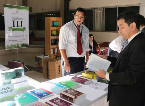 Feria mensual de libros judiciales