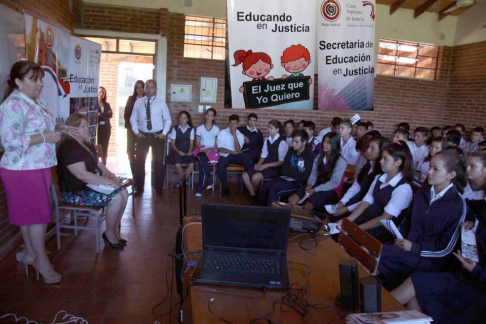 La Secretaría de Educación en Justicia en su primera visita al interior del país.