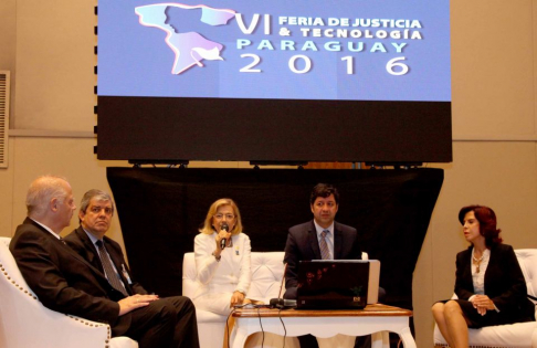 La titular de la máxima instancia judicial, doctora Alicia Pucheta de Correa, durante la inauguración de la Feria.