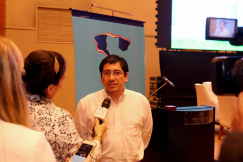Dr. magíster Erick Iriarte