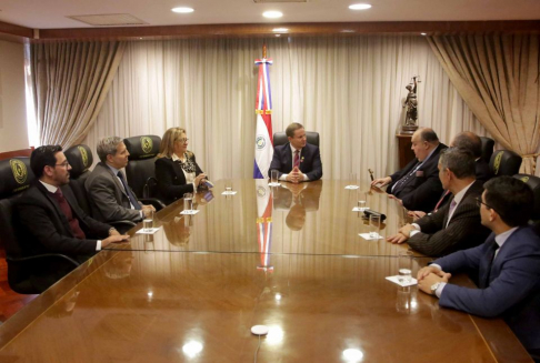 Presidente de la Corte Suprema de Justicia y de la Sala Civil, doctor Alberto Martínez Simón, mantuvo una reunión con catedráticos representantes del Posgrado de la Universidad Columbia y del Instituto Panamericano de Derecho Procesal.