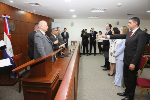 Ministros de Corte tomaron juramento de rigor a nuevos fiscales y defensores públicos.