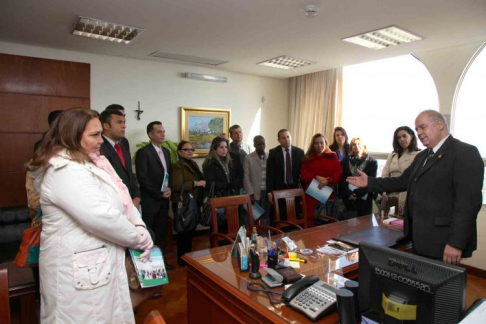 El doctor Luis María Benítez Riera, les explicó sobre los procedimientos penales paraguayos 