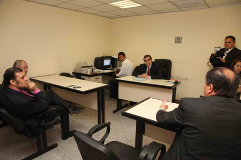 Momento de la audiencia de imposición de medidas al senador Víctor Bogado, en la Sala de Audiencias del juzgado Penal de Garantías.