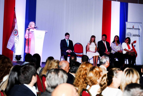 La presidenta de la Corte Suprema de Justicia, doctora Alicia Pucheta de Correa, en el acto de apertura del lanzamiento.