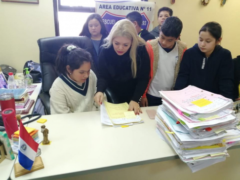 Alumnos visitaron la sede del Palacio de Justicia de San Lorenzo.