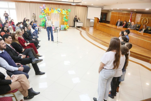 Ministros de la Corte acompañaron homenaje en conmemoración al Día del Niño.