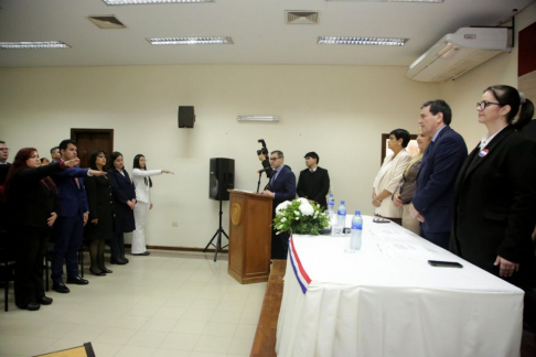 Ministro Santander Dans realizó jornada de trabajo en Paraguarí. 