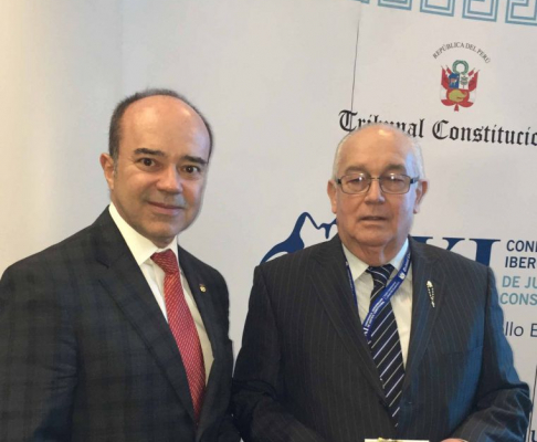 Juez presidente de la CIDH, Dr. Roberto F. Caldas, y el ministro de la Corte Suprema de Justicia doctor Miguel Óscar Bajac.