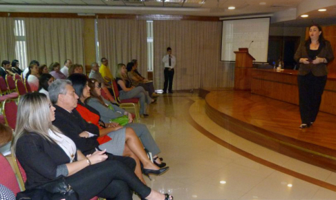 Penúltima jornada del diplomado con presencia de la doctora Rocío Gossen como disertante