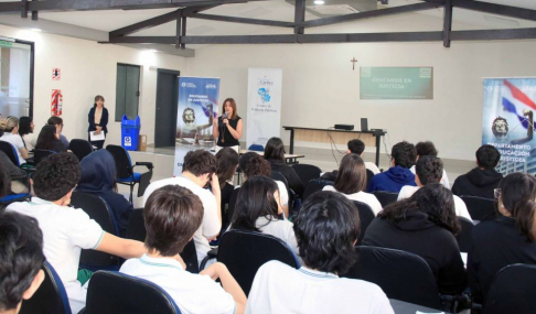  “El Juez que yo quiero” visitó el colegio La Providencia de Asunción.
