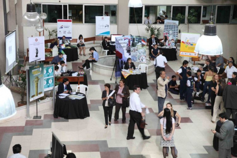 Imagen de la expoferia realizada el año pasado en la plazoleta.
