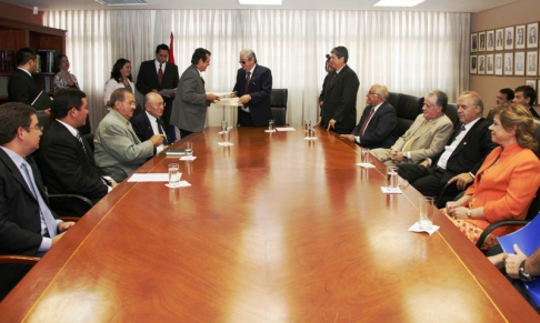 Corte y ARP firman convenio para digitalizar registros de marcas y señales de ganado