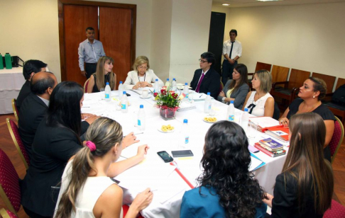 El encuentro contó con la presencia de la presidenta de la Corte, Alicia Pucheta de Correa; la ministra de Justicia, Carla Bacigalupo; y los representantes de las direcciones de Derechos Humanos, TIC y Asuntos Internacionales.