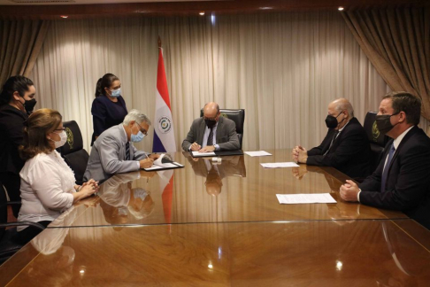 La firma de convenio se llevó a cabo en la sala del Pleno de la Corte Suprema de Justicia.