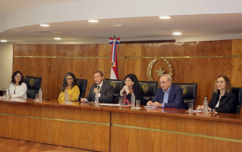 Con la participación del presidente de la Corte Suprema de Justicia, doctor Alberto Martínez Simón, junto con la ministra de la Sala Penal, doctora Carolina Llanes, se realizó el Seminario Internacional sobre Violencia contra las mujeres.